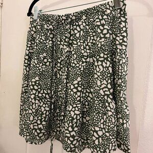 Vero Moda - Green and White Patterned Skirt, Size Medium